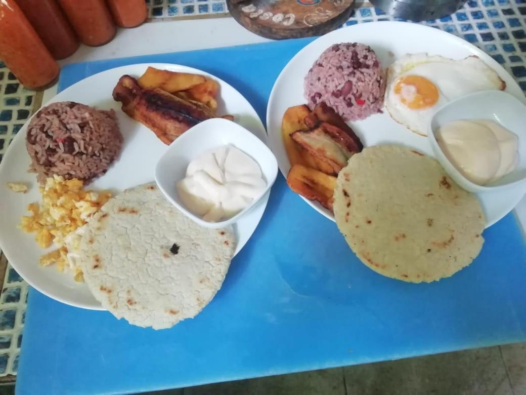 Donde Familia Manito Bed & Breakfast Paquera Bagian luar foto